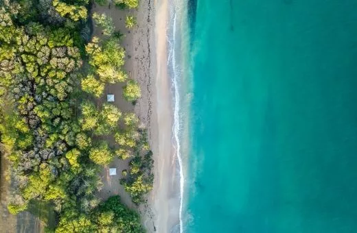 Plage des Antilles Cap Chevallier vu du ciel