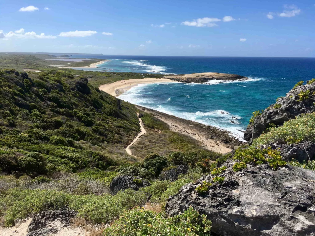 grande terre plages paradisiaques pointe des chateaux