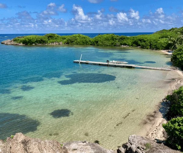 plage mer turquoise voyage mystère lune de miel insolite