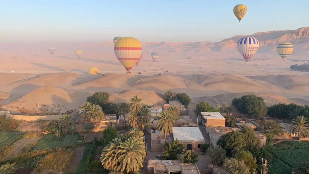 voyage original en famille Egypte vol en montgolfière Voyage de noce hors du commun