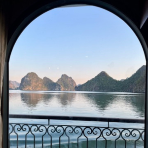 Baie d'Halong croisière voyage surprise en Asie