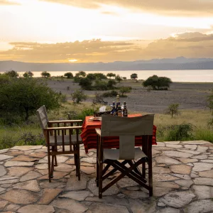 destination voyage de noces safari apéritif dans la savane