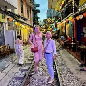 Rail train Hanoi voyage Vietnam