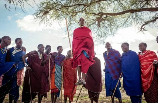 Unsplash destination surprise en avion maasai expérience